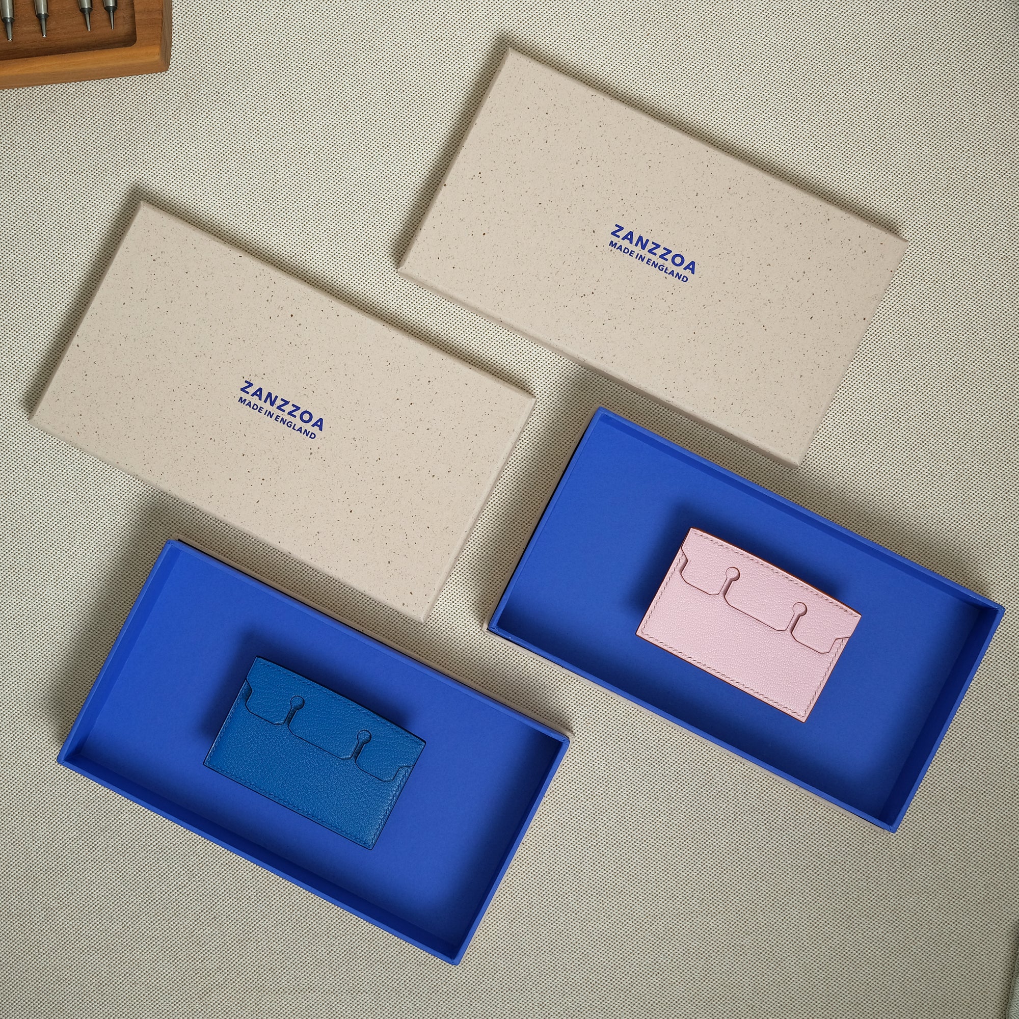 Card Wallet in Taupe Chèvre